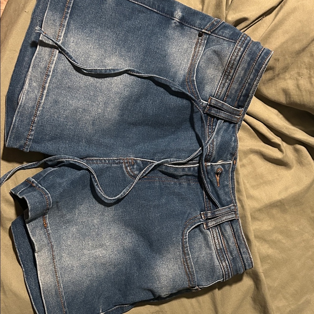 FLAMINGO 🦩 Denim Shorts in Faded Blue